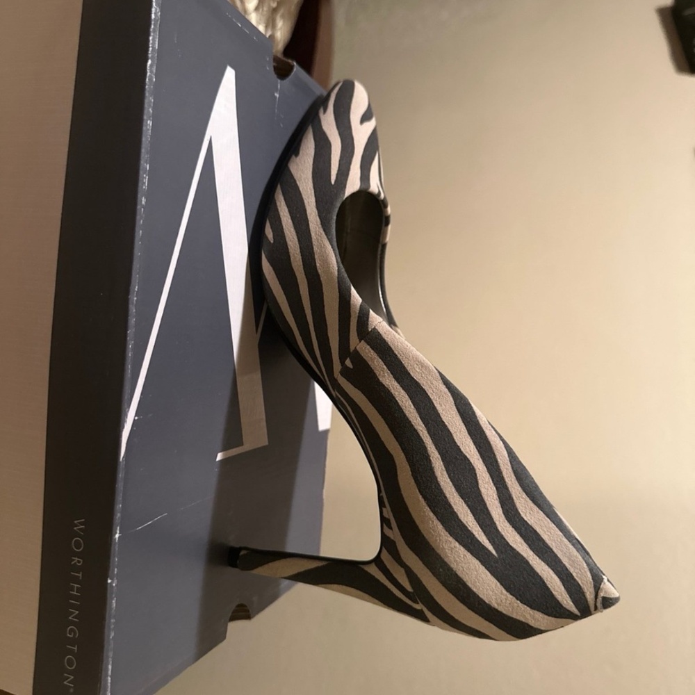 Heels - Picture 2 of 3